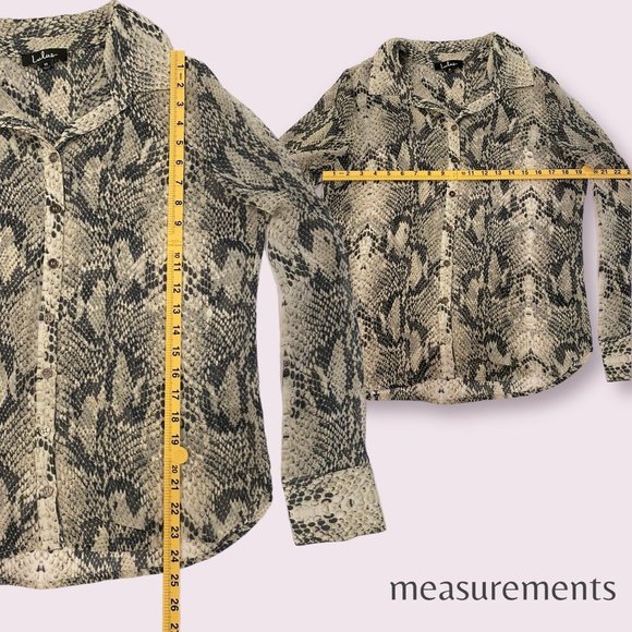 Lulu’s | Women’s | Snake it Off Grey Snake Print Sheer Button-Up Top | Size: Me - Picture 3 of 6